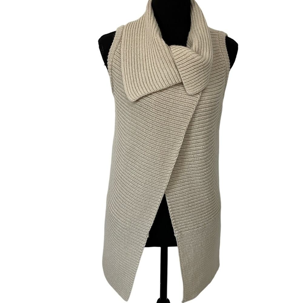 CHICO'S (O) Elegant Beige Women's Sweater Vest